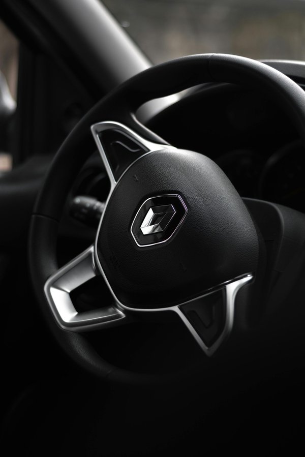 Renault symbioz : quand la nostalgie des 80s s'invite en pub
